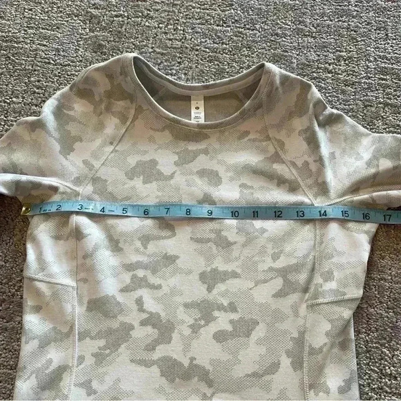 Lululemon Rula Run Long Sleeve Top | Heritage Camo Jacquard Grey | Size 6 - Picture 7 of 15